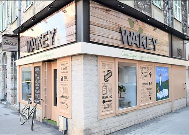 Devanture Wakey cosmétique Devanture Wakey cosmétique